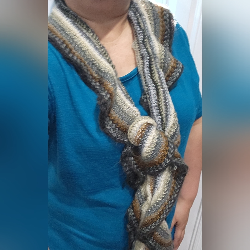 Cejon shades of brown knit scarf